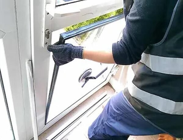 The Top Benefits Of Hiring An Emergency Glazing Service