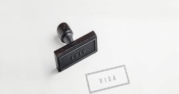 What Steps Must British Citizens Take to Obtain a US Visa? US Visa
